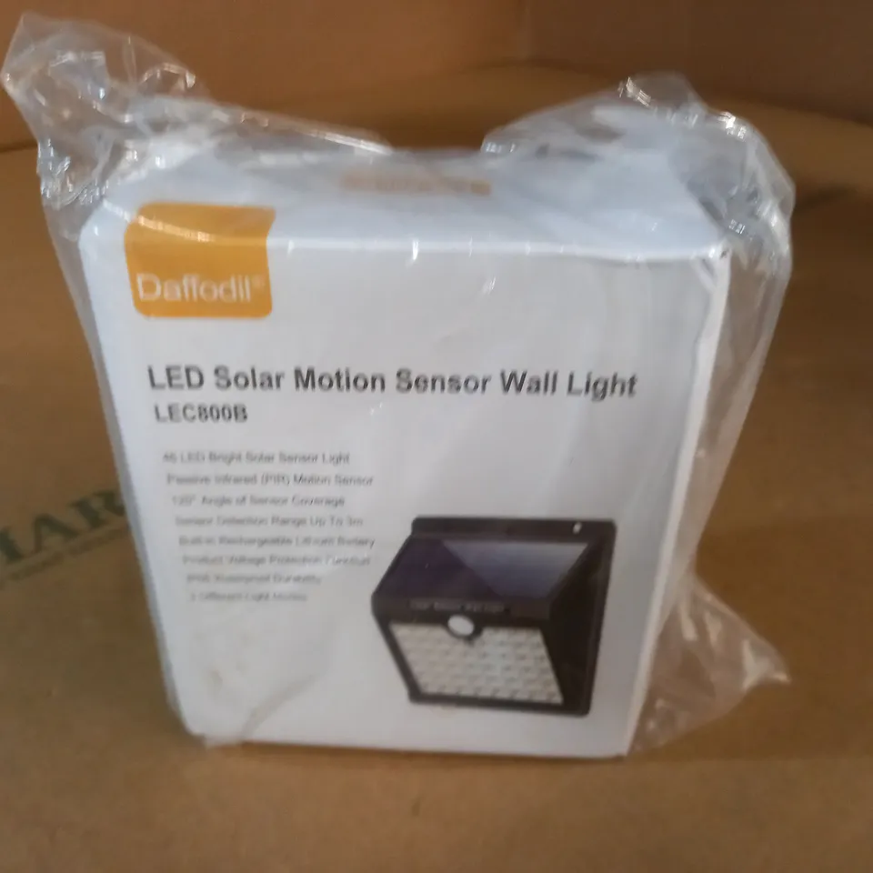 BOXED LED SOLAR MOTION SENSOR WALL LIGHT