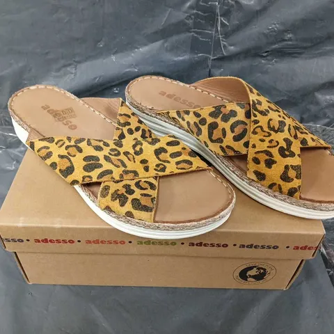BOXED PAIR ADESSO PATTERN SANDALS - UK SIZE 7