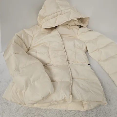 MONCLER CREAM PUFFER JACKET – HOODED, QUILTED WITH LOGO PATCH