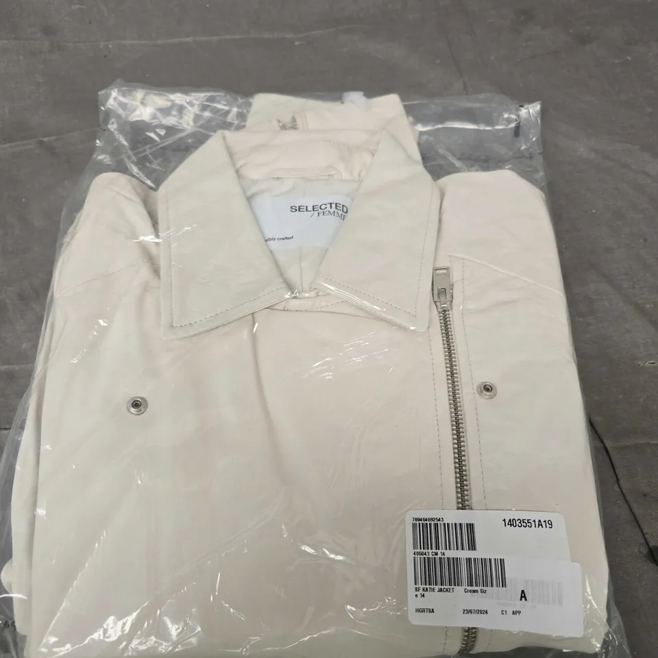SELECTED FEMME KATIE JACKET IN CREAM - 14