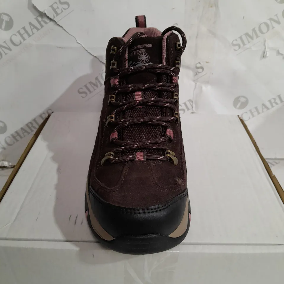 SKECHERS TREGO ALPINE TRAIL WATERPROOF BOOTS, CHOCOLATE, UK 5.5