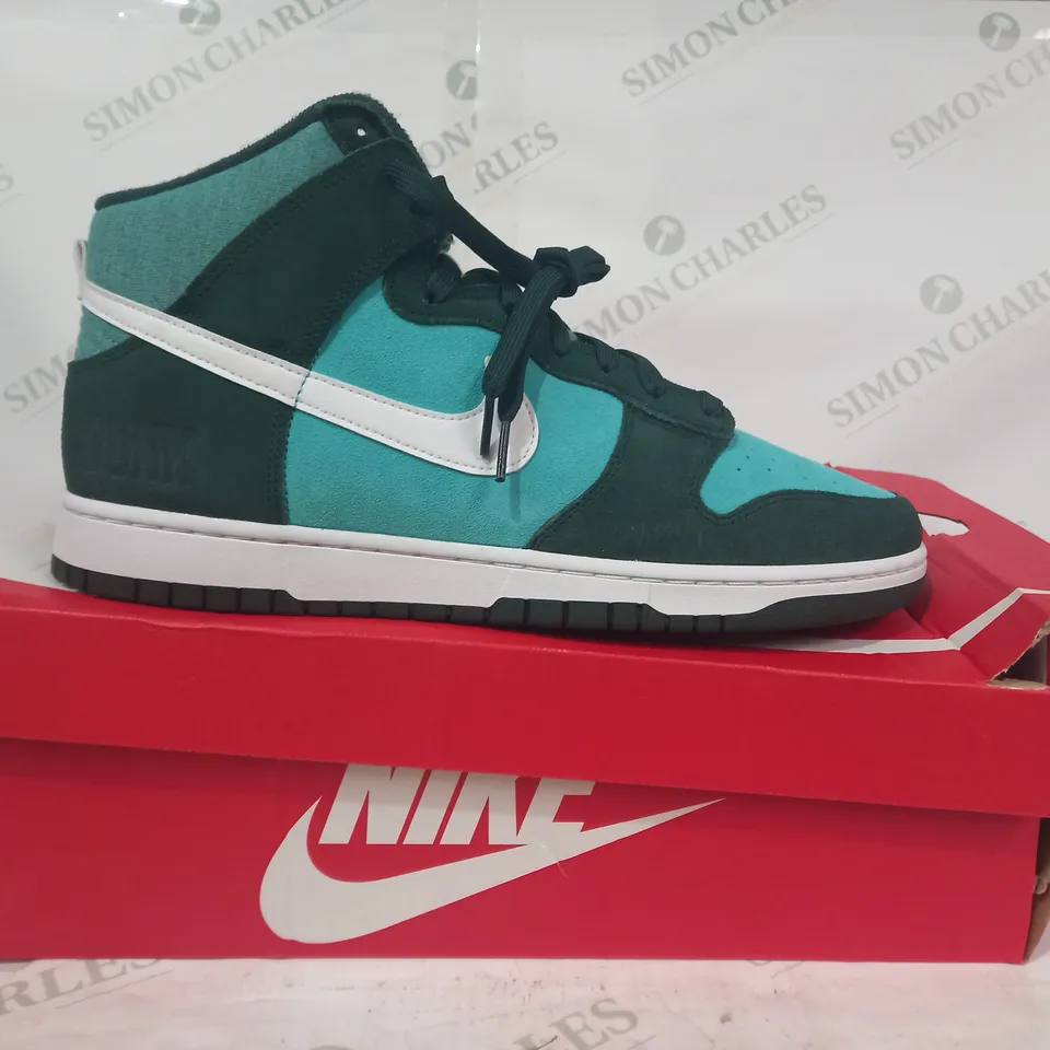 BOXED PAIR OF NIKE DUNK HI RETRO SHOES IN TEAL UK SIZE 12