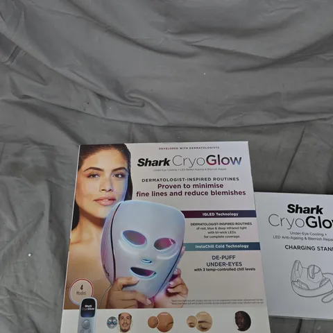 SHARK CRYOGLOW UNDER-EYE COOLING + LED MASK WITH CHARGING STAND
