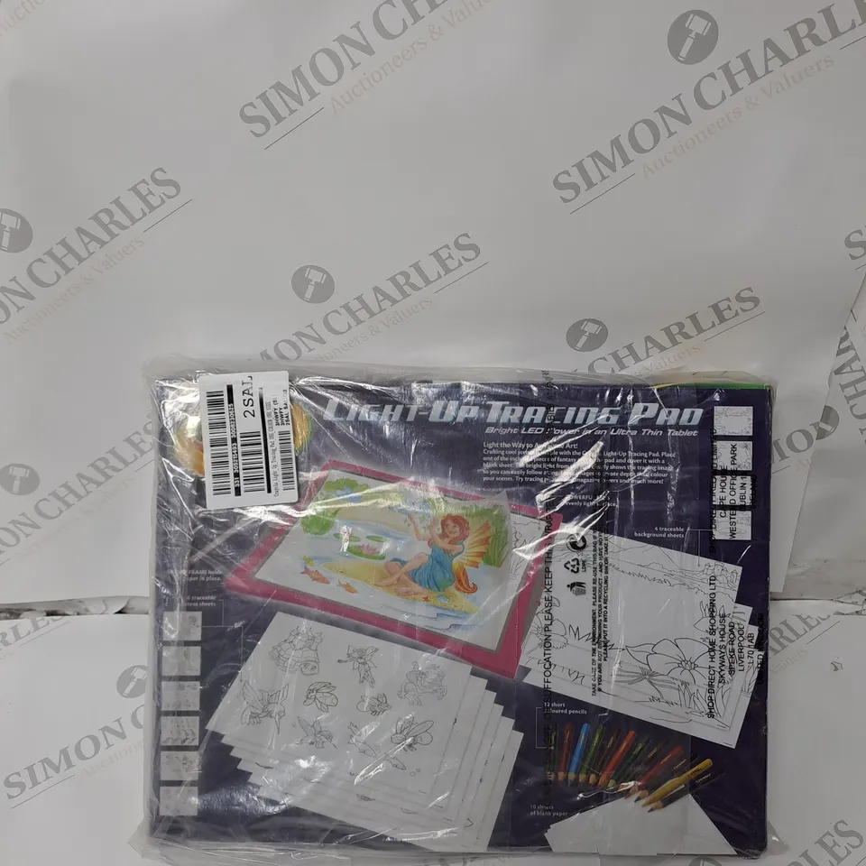 BOXED CRAYOLA LIGHT UP TRACING PAD ASSORTMENT  RRP £26.99