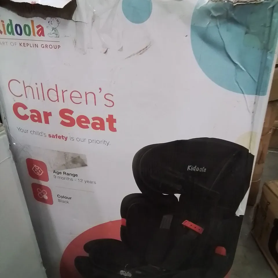 BOXED KIDOOLA CHILDREN'S CAR SEAT