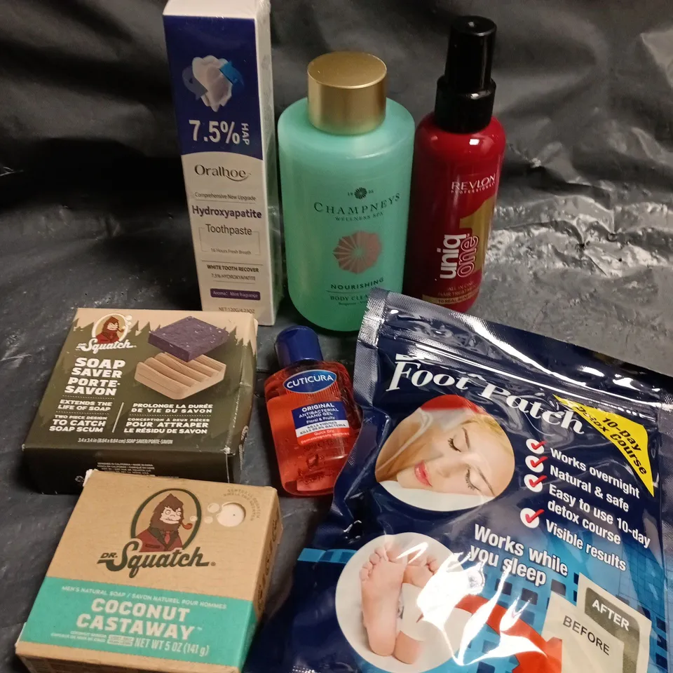 APPROXIMATELY 15 ASSORTED HEALTH & BEAUTY PRODUCTS TO INCLUDE DETOX FOOT PATCHES, DR SQUATCH SOAP, ANTI BACTERIAL GEL ETC 