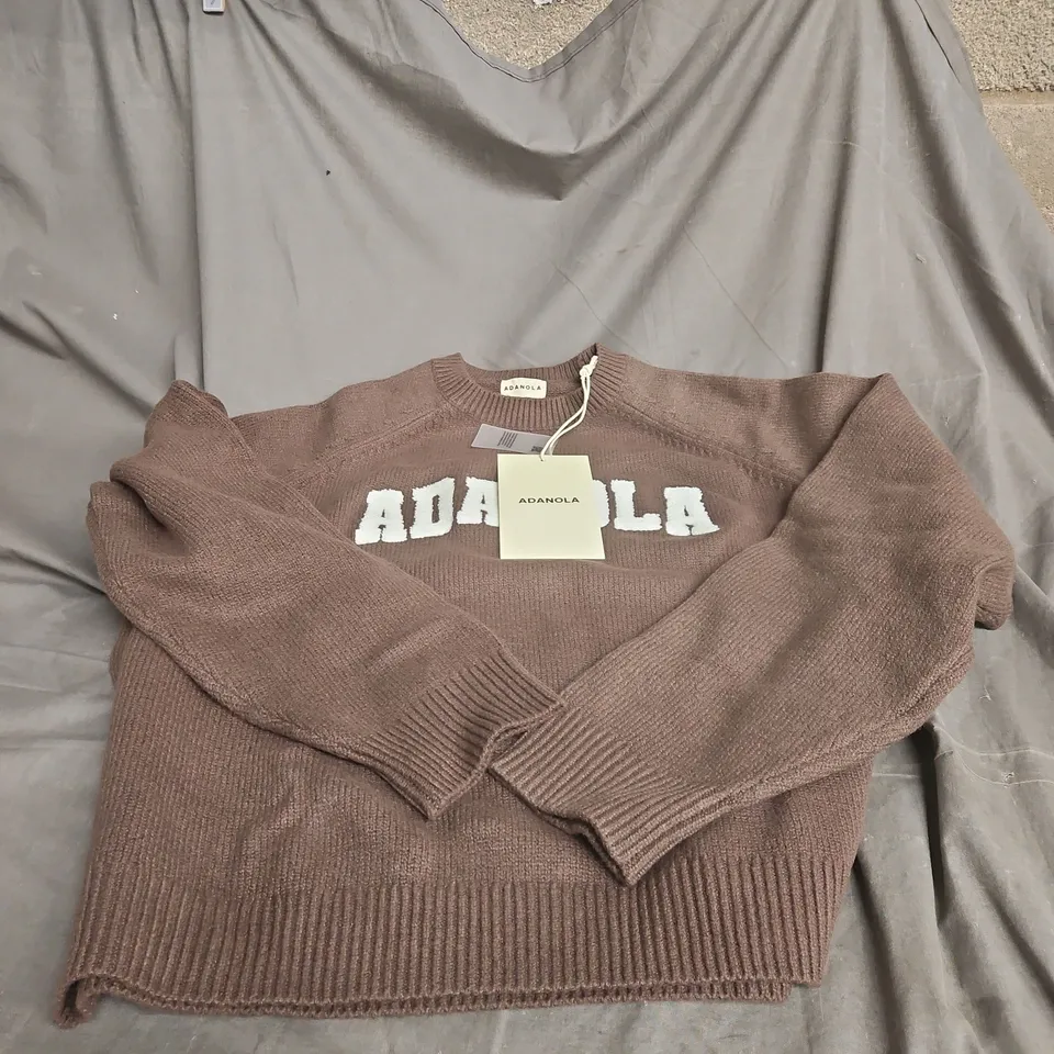 ADANOLA VARSITY BOUCLE OVERSIZED KNIT SWEATSHIRT – DARK COCOA BROWN/MARSHMALLOW, XS