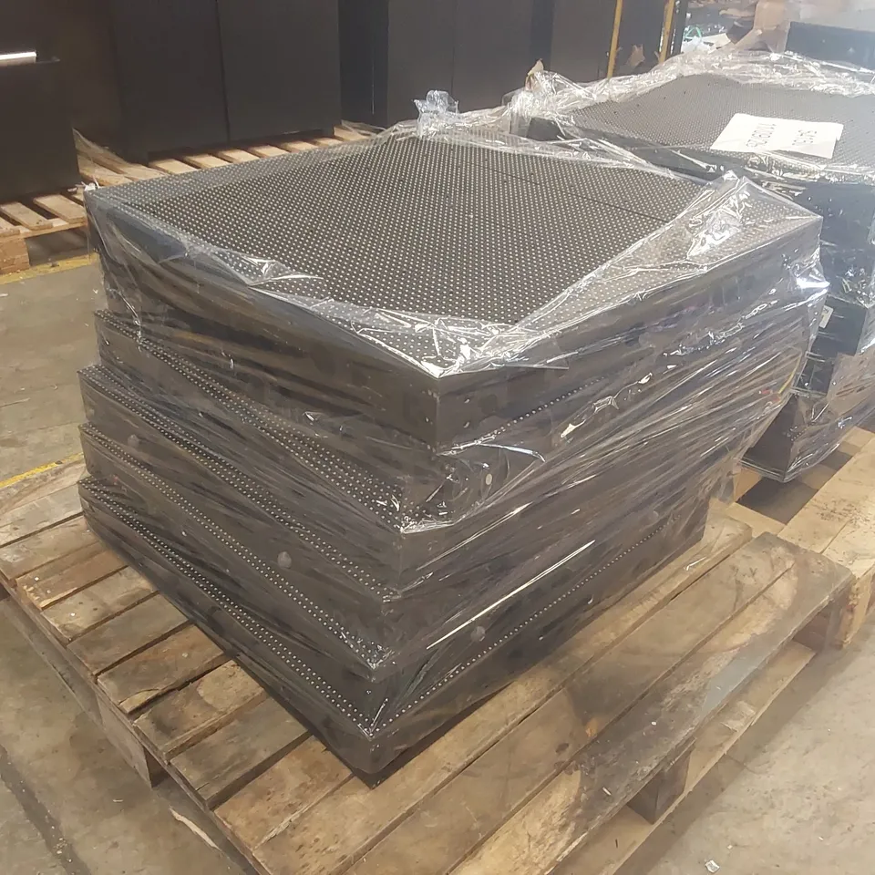PALLET CONTAINING APPROXIMATELY 6x LED LIGHT PANELS