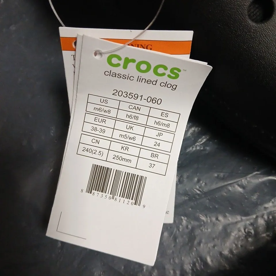 CROCS CLASSIC LINED CLOG – BLACK M5 W6. UNBOXED