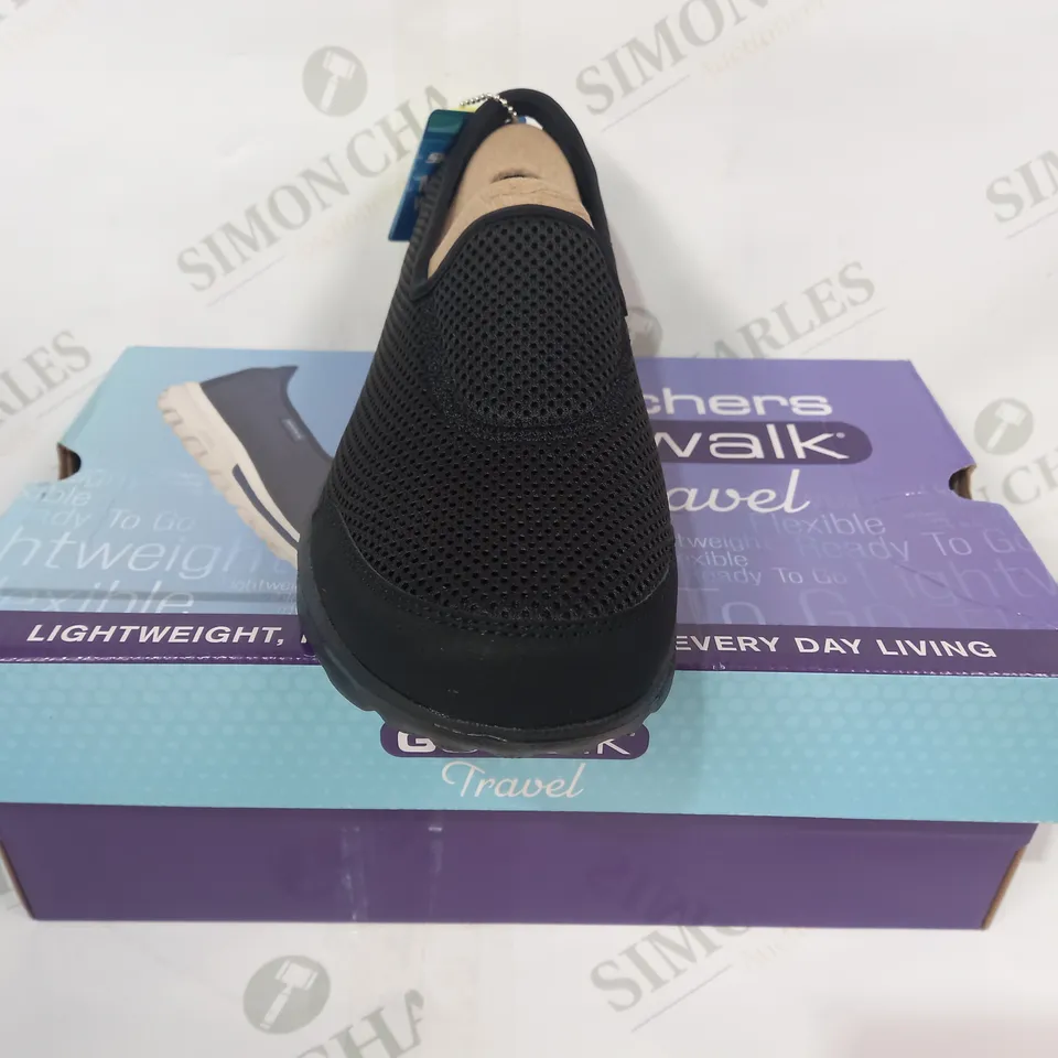 BOXED PAIR OF SKECHERS GO WALK SLIP-ON SHOES IN BLACK SIZE 5