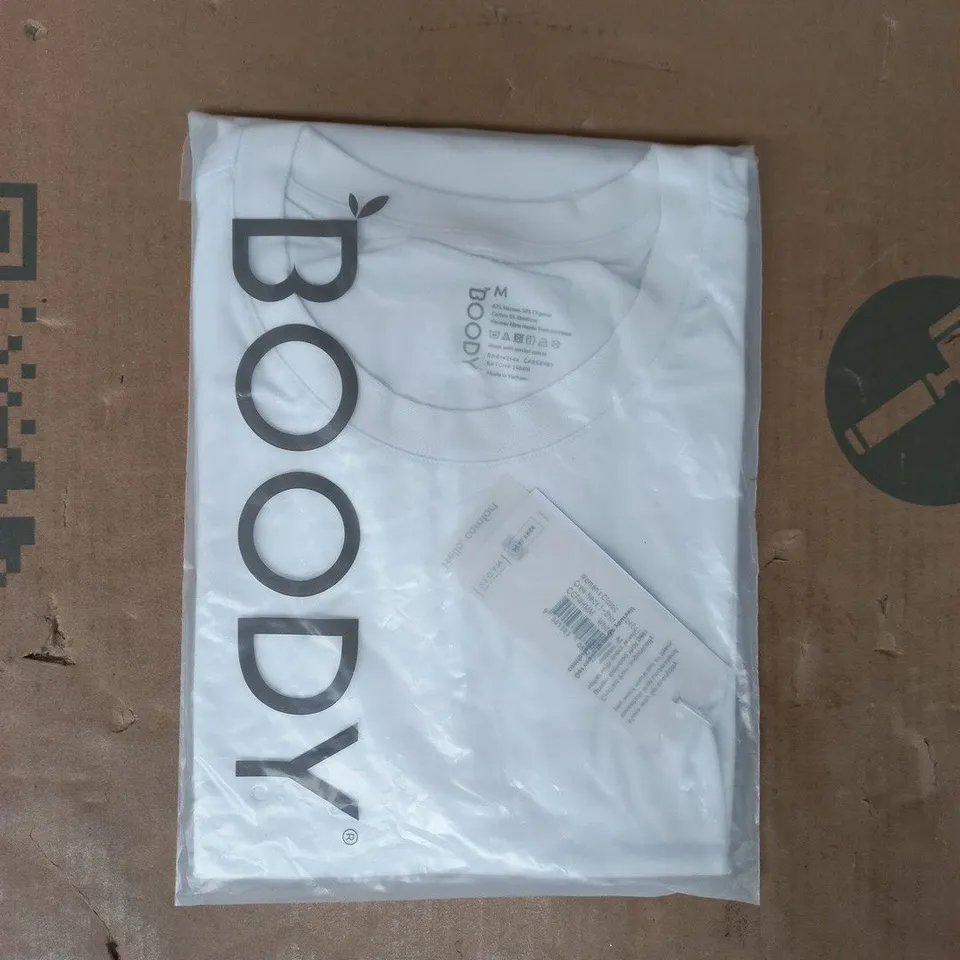 BAGGED BOODY WOMEN'S CLASSIC CREW NECK T-SHIRT IN WHITE SIZE MEDIUM