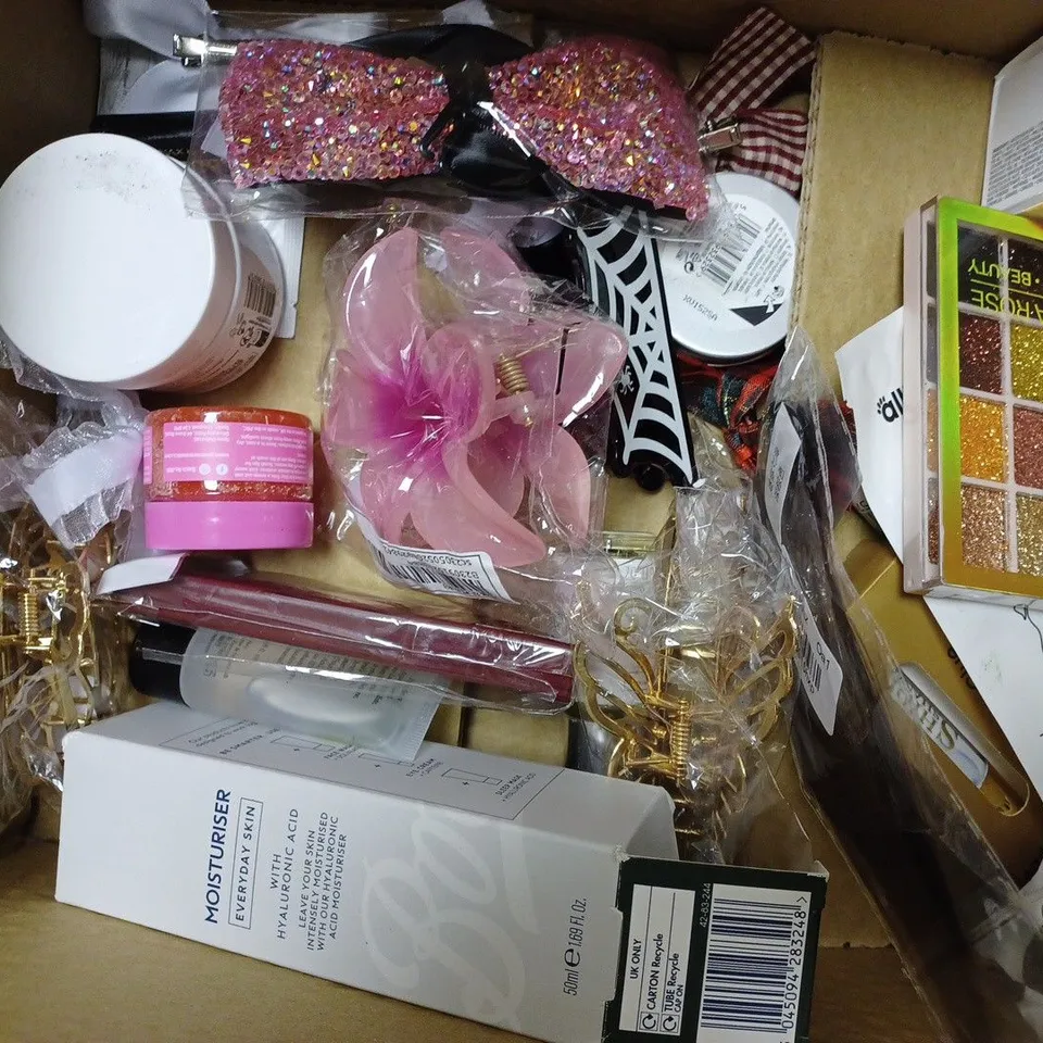 APPROXIMATELY 20 ASSORTED HEALTH AND BEAUTY PRODUCTS TO INCLUDE LANEIGE LIP SLEEPING MASK, GLOSSIER PERFECTING SKIN TINT, MADONNA THE CELEBRATION TOUR PLUMPING LIP GLOSS