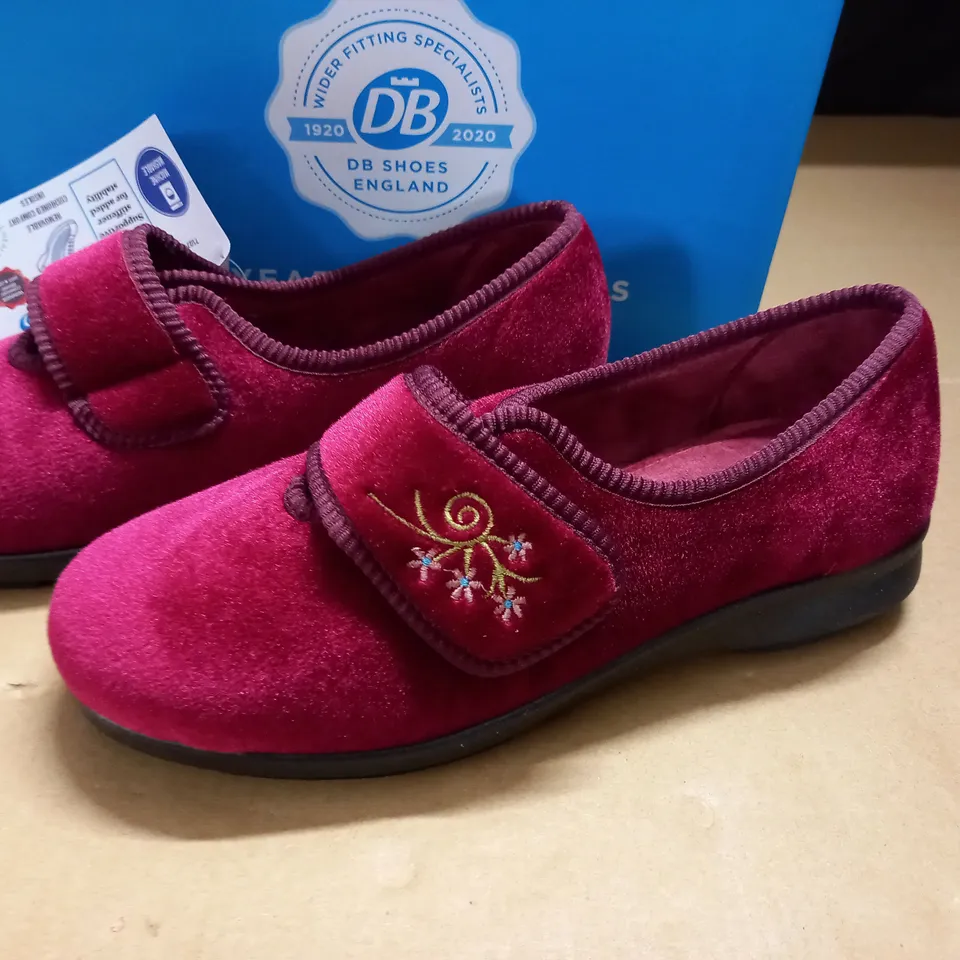 BOXED PAIR OF DBSHOES CAROLINE HOUSE SHOES IN BURGUNDY - UK 6