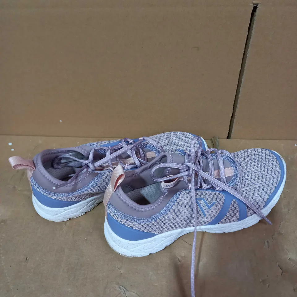 VIONIC MULTICOULRED TRAINER SIZE 5