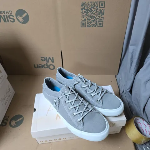 BLOWFISH MALIBU GREY FLAT SNEAKERS – UK SIZE 8