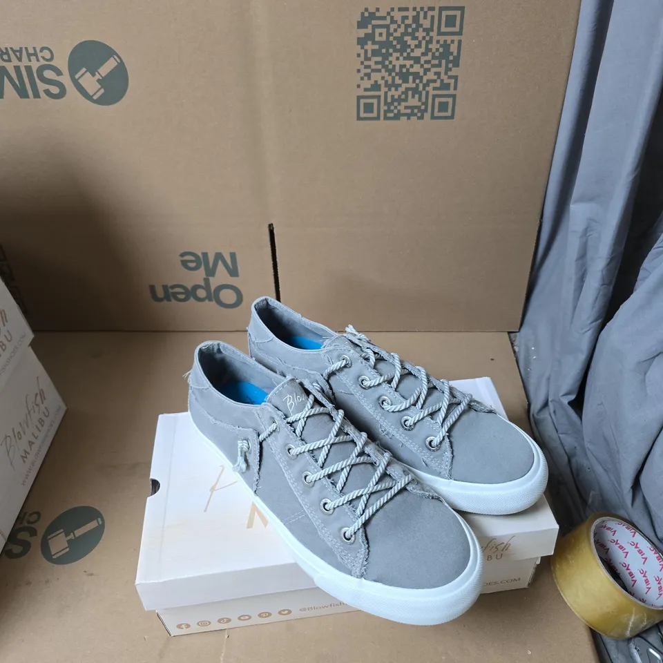 BLOWFISH MALIBU GREY FLAT SNEAKERS – UK SIZE 8