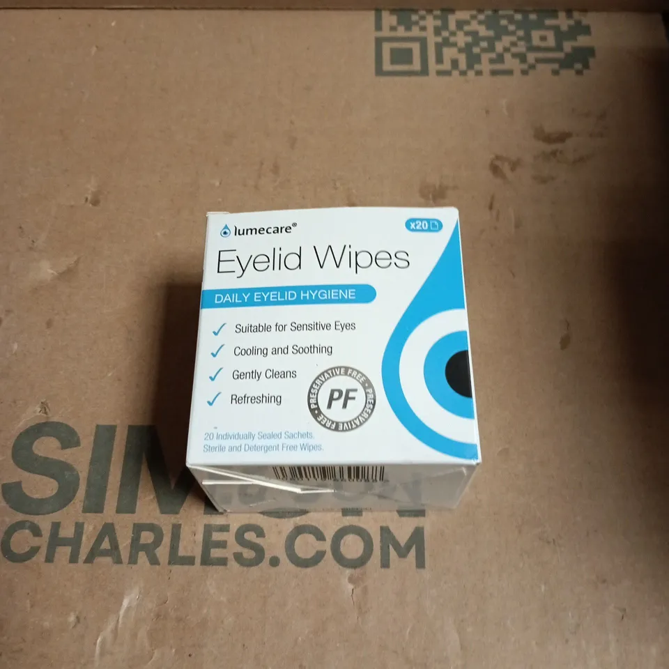 APPROXIMATELY 20 ASSORTED COSMETIC ITEMS INCLUDING FIXODENT STRONG HOLD , LUMECARE EYELID WIPES AND SOL & JANEIRO BODY WASH 