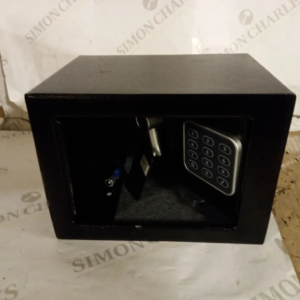 YALE ELECTRONIC SAFE MINI 