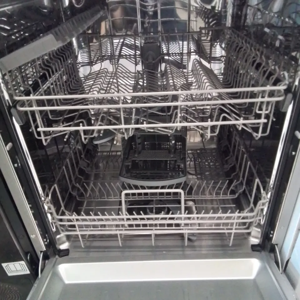 COMFEE' FREESTANDING DISHWASHER STAINLESS STEEL - COLLECTION ONLY 