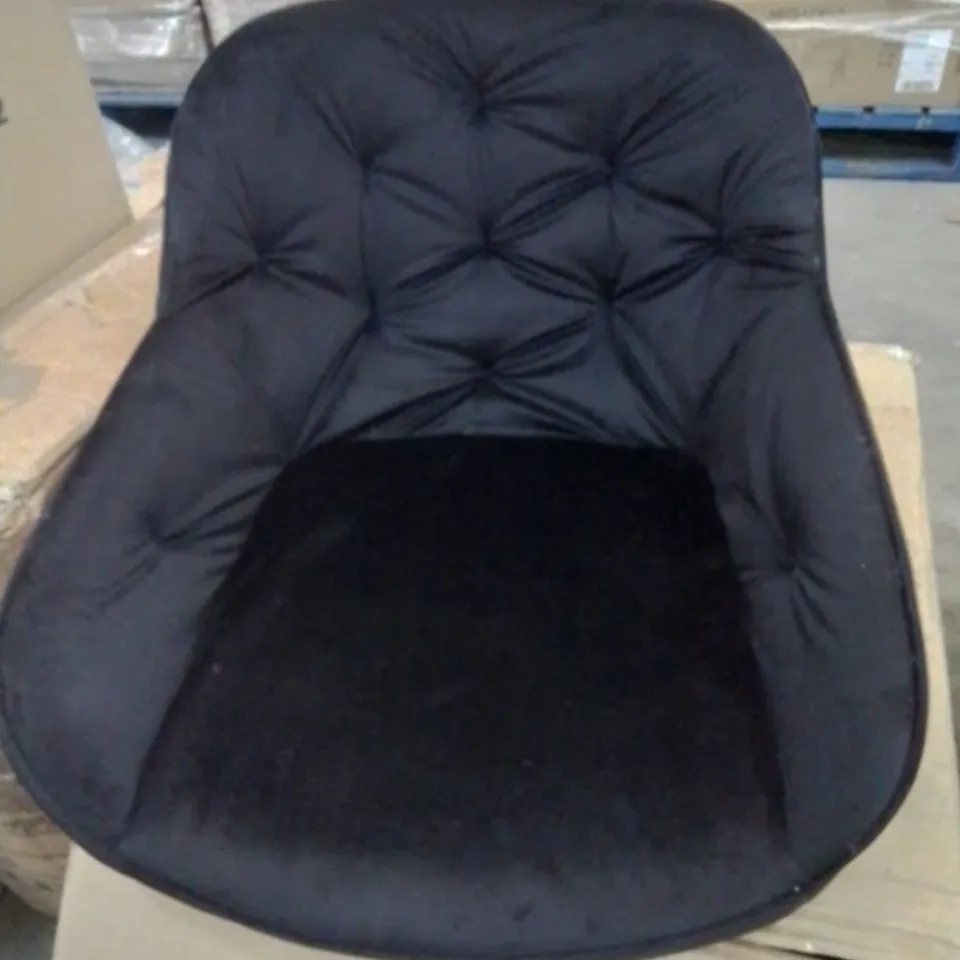 BOXED PAIR OF BUTTON BACK FABRIC UPHOLSTERED SIDE/DINING CHAIRS -BLACK-