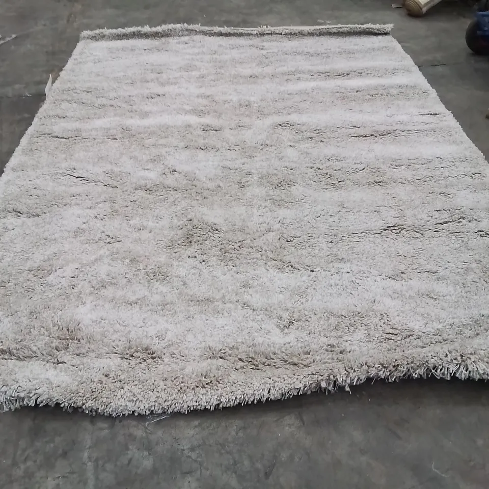 QUALITY DESIGNER AREA RUG - APPROXIMATELY 280X200CM