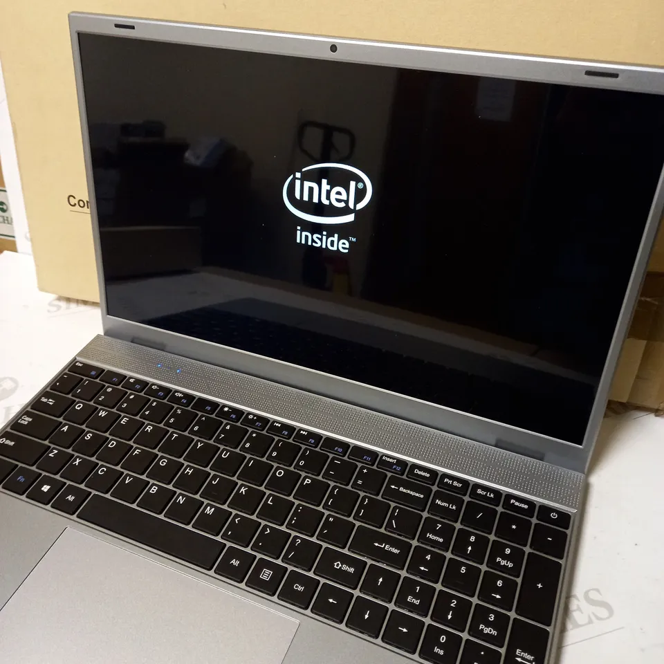 UNBRANDED LAPTOP APPROX. 15" SCREEN, SILVER 