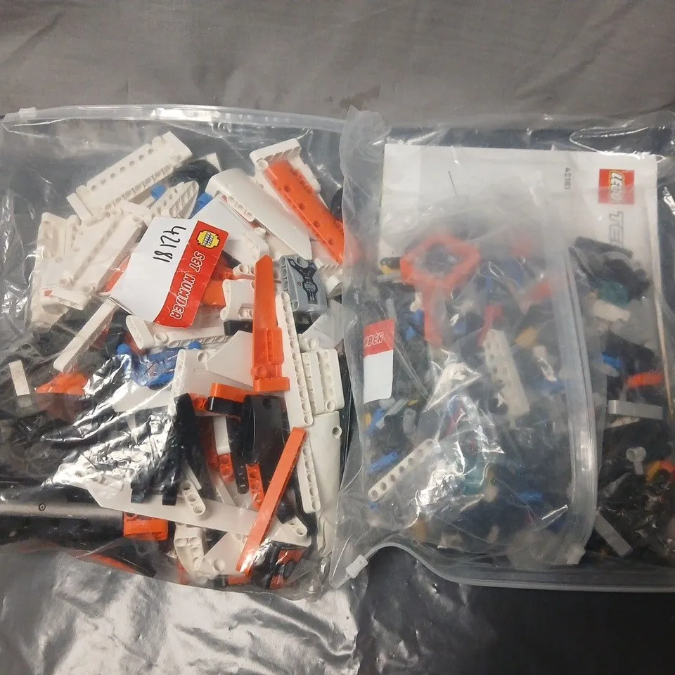 LOT OF PIECES FROM THE LEGO TECHNICS 42181 SET