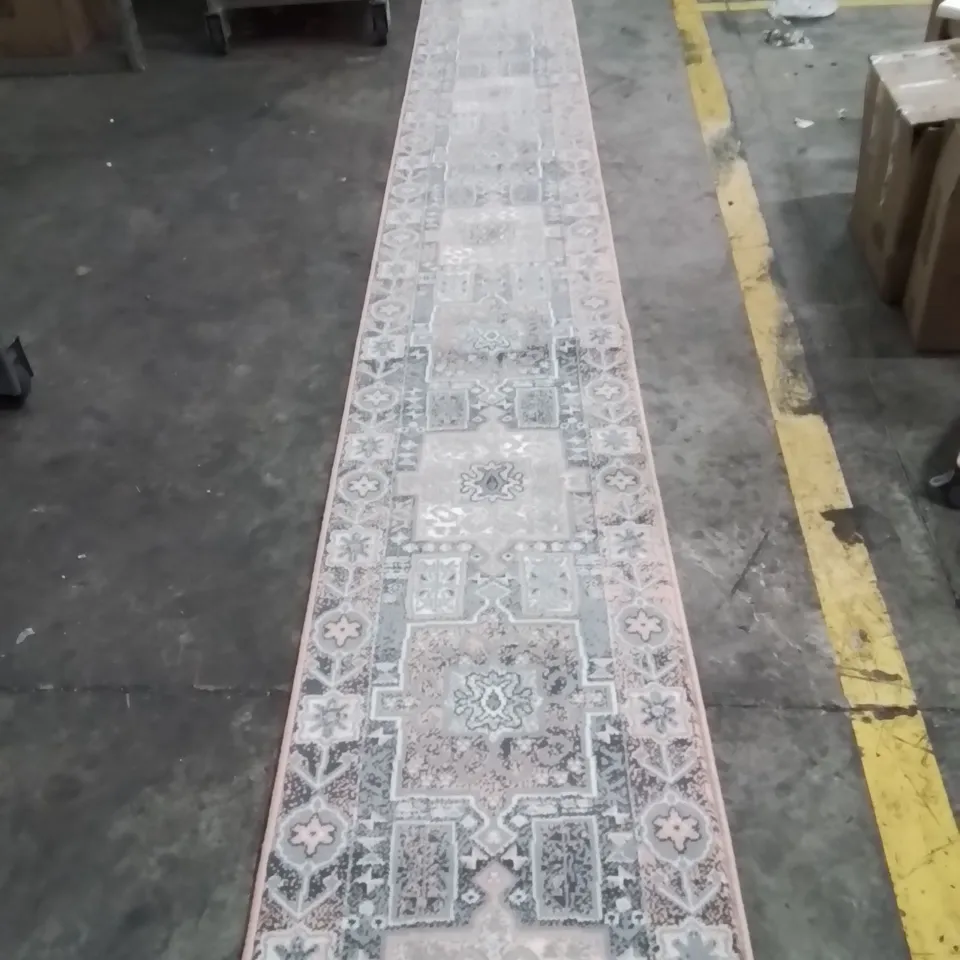 QUALITY DESIGNER AREA RUG - APPROXIMATELY 450X60