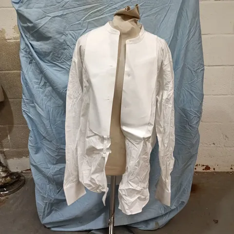 EDE & RAVENSCROFT WHITE ACADEMIC GOWN β SIZE 76, 41 CM LENGTH, MADE IN ENGLAND