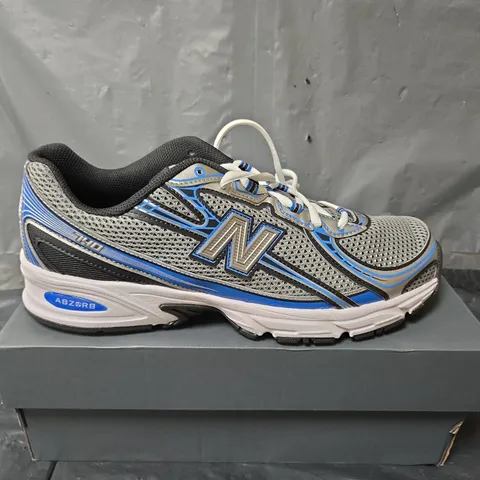 BOXED PAIR OF NEW BALANCE 740 TRAINERS IN SILVER/BLUE - UK 11