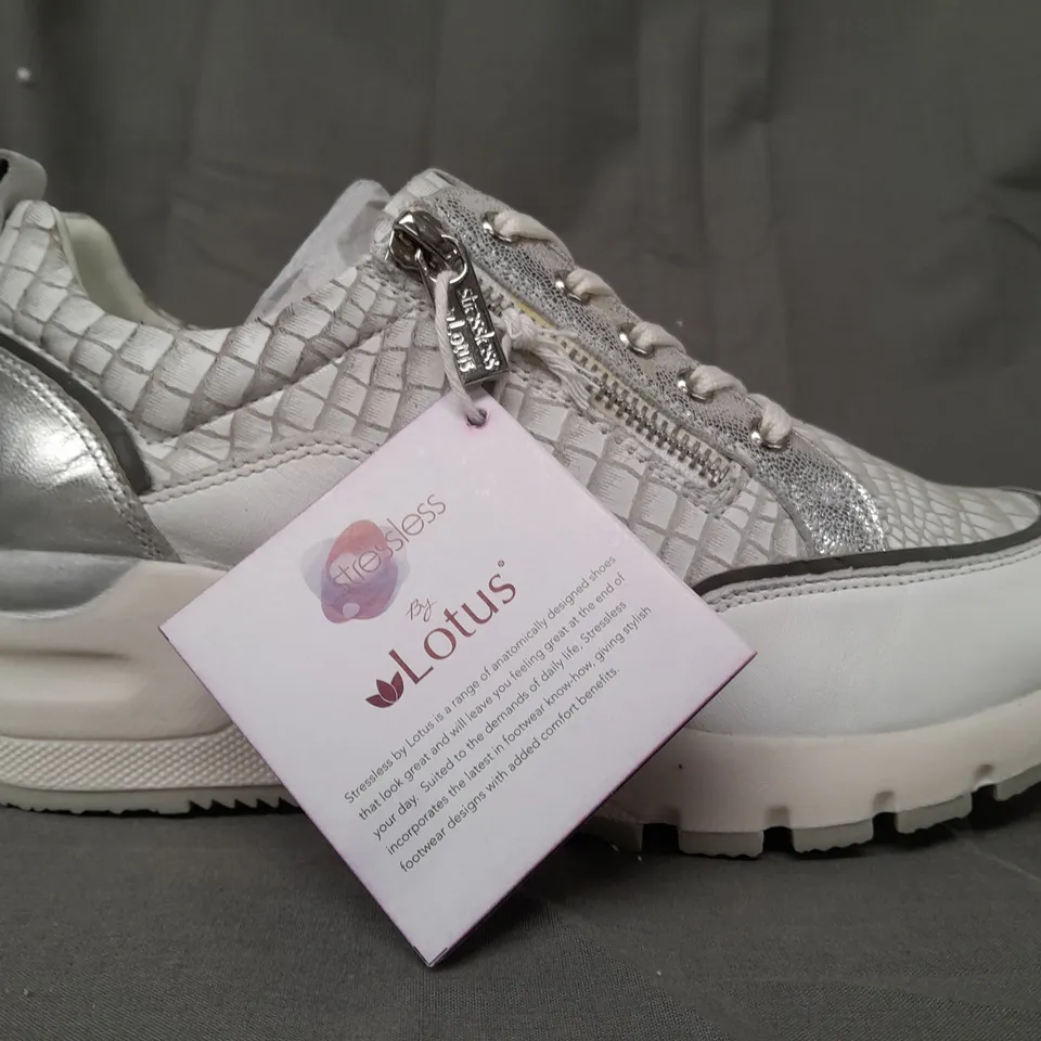 BOXED PAIR OF STRESSLESS BY LOTUS SANFORD SHOES IN WHITE/METALLIC SILVER UK SIZE 6