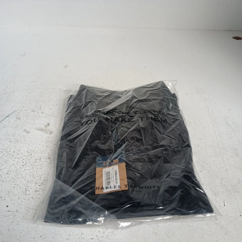 CHARLES TYRWHITT BLACK SHORT SLEEVE COTTON-STRETCH PIQUÉ POLO SHIRT – UK L (LARGE)