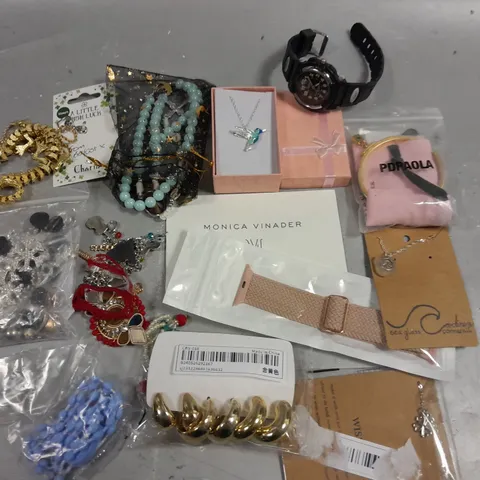 LOT OF ASSORTED JEWELLERY ITEMS TO INCLUDE NECKLACES, WATCHES AND RINGS