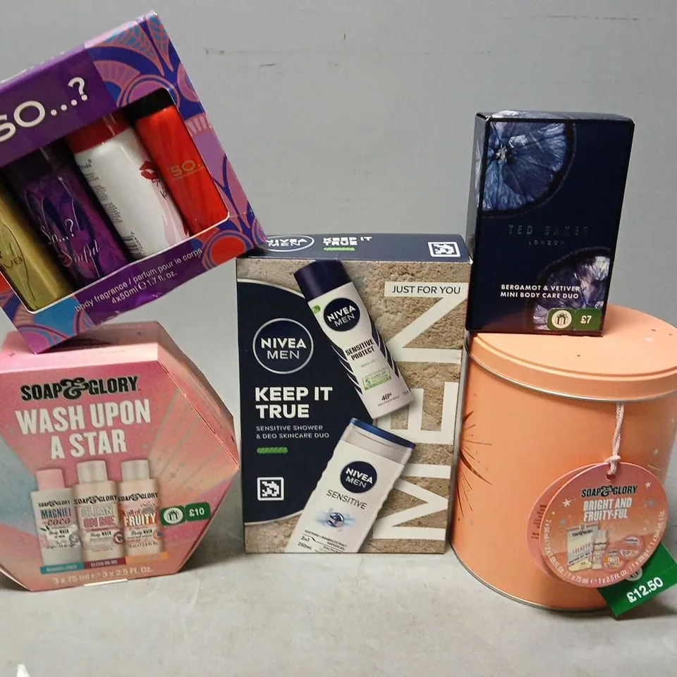 APPROXIMATELY 7 FRAGRANCE AND COSMETIC BOXSETS TO INCLUDE -TED BAKER MINI BODY CARE , NIVEA ME , SOAP GLORY WASH UP A STAR ETC