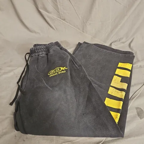 GRAVEIL WIDE DEG SWEATPANTS IN WASHED BLACK/YELLOW SIZE M