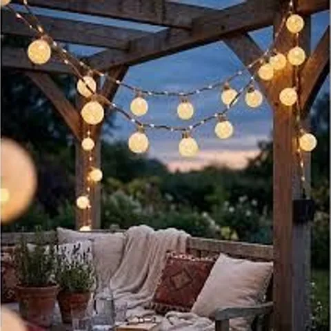 SOLAR CENTRE SET OF 2 USB RECHARGEABLE AND SOLAR ELAN FESTOON LIGHTS 4M