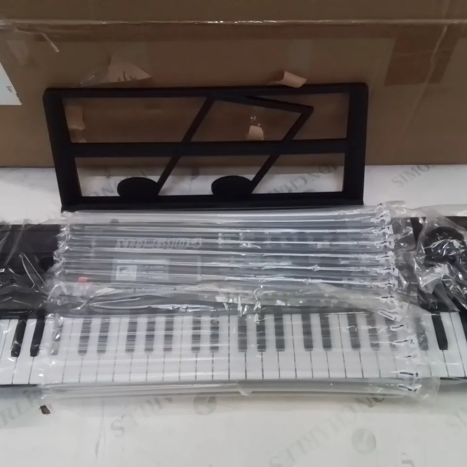 BOXED KIDS KEYBOARD WITH MICROPHONE 