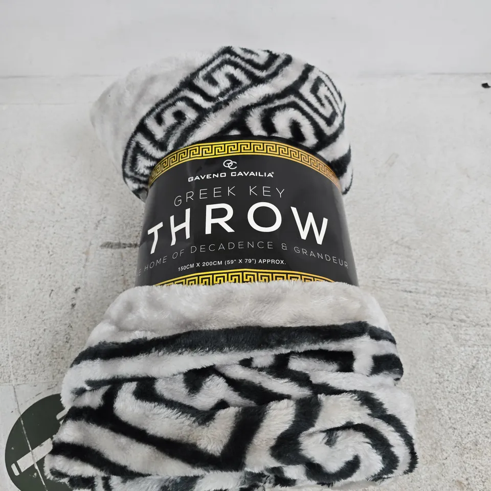 GAVENO CAVAILIA GREEK KEY THROW