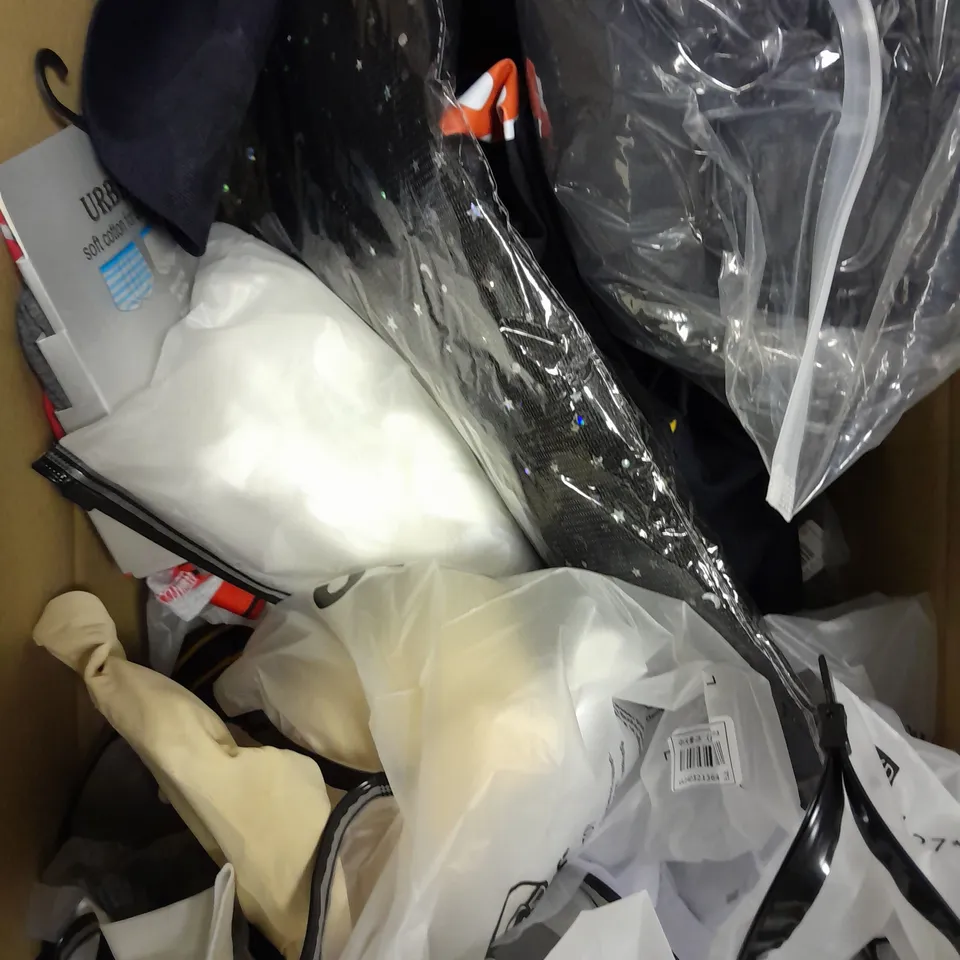 APPROXIMATELY 20 ASSORTED CHILDRENS CLOTHING PRODUCTS IN AGES RANGING FROM 10-15YRS