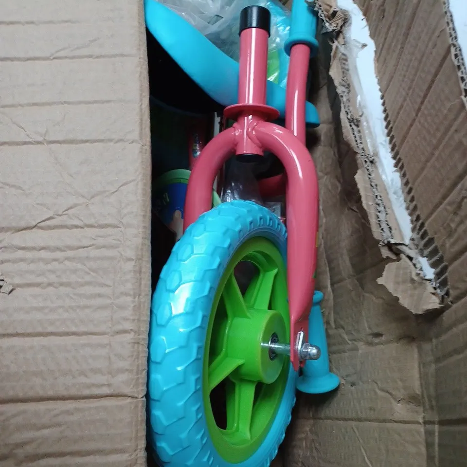 COCOMELON 10" BALANCE BIKE RRP £52.99