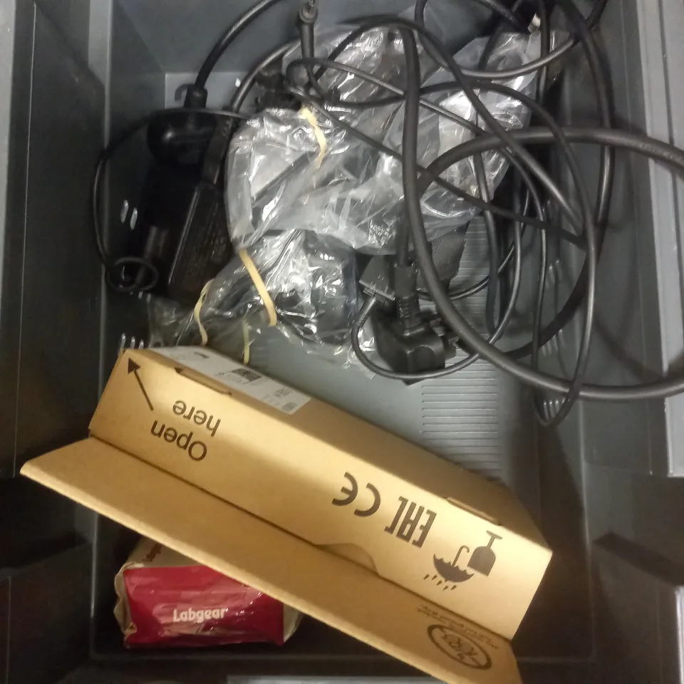 APPROXIMATELY 10 ASSORTED NETWORKING PRODUCTS TO INCLUDE ROUTERS, NETWORKING CABLES, POWER SUPPLIES ETC 