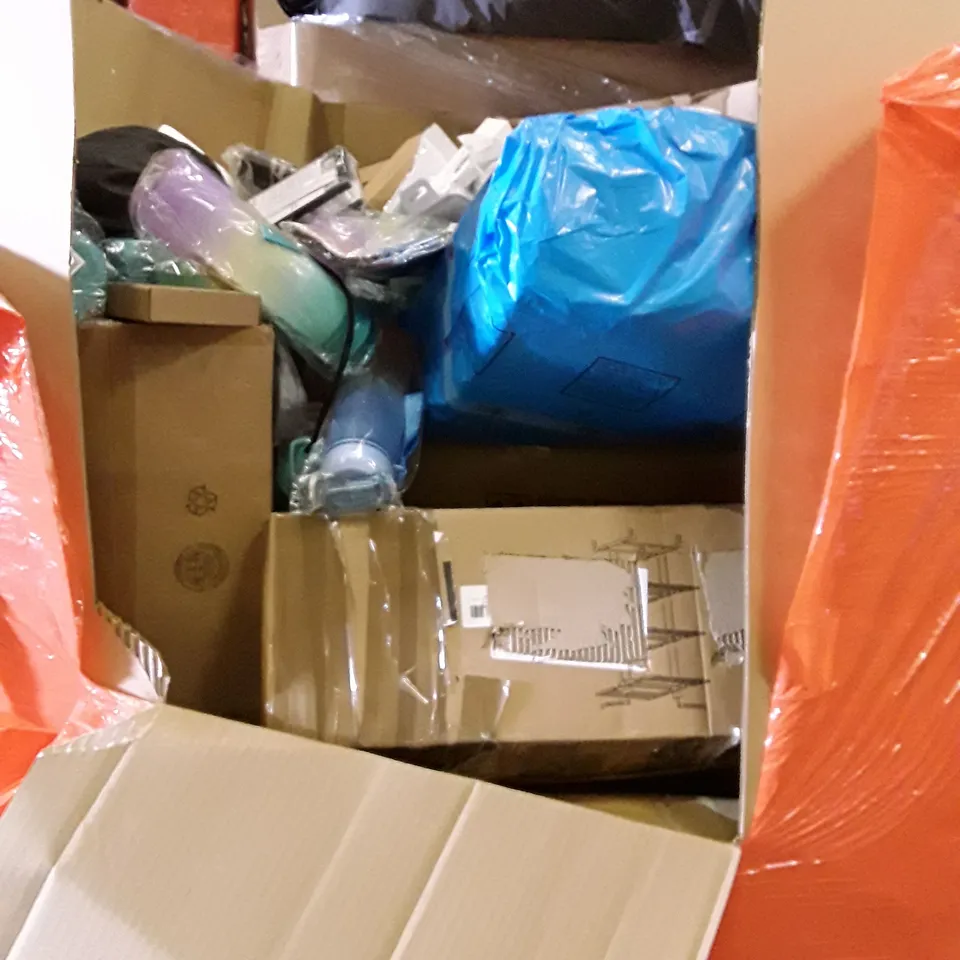 PALLET OF ASSORTED PRODUCTS TO INCLUDE; UNBRANDED WATER BOTTLE - PREMIUM CHARGER CABLE - AIR FRYER PAPER LINERS ECT