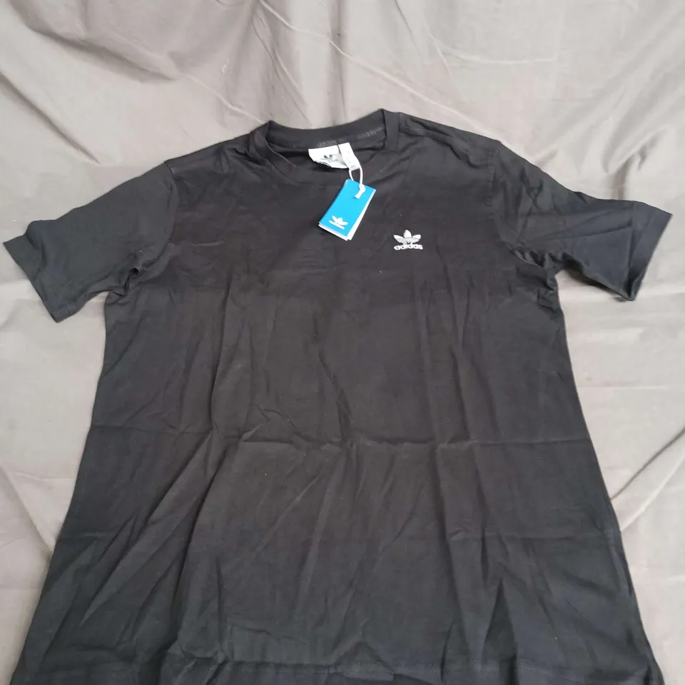 ADIDAS ESSENTIAL TEE IN BLACK SIZE M