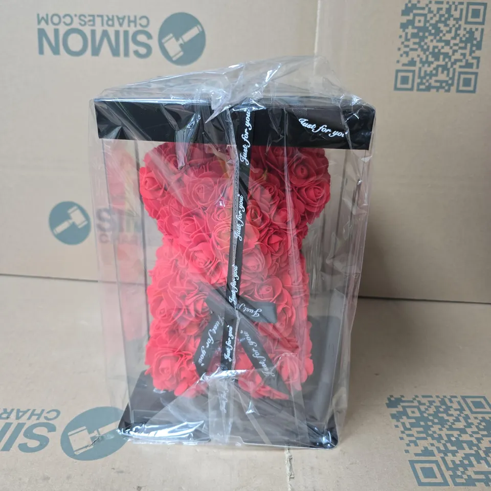 BOX OF APPROXIMATELY 12 BEAR FAUX ROSE BOUQUETS RED