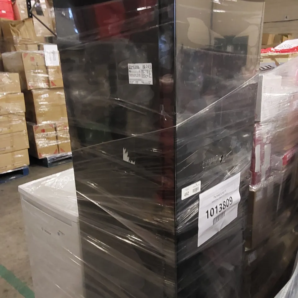 RUSSELL HOBBS FREESTANDING FRIDGE FREEZER - BLACK AND BOSCH KTR15NWFAG SERIE 2 FREESTANDING FRIDGE 136L