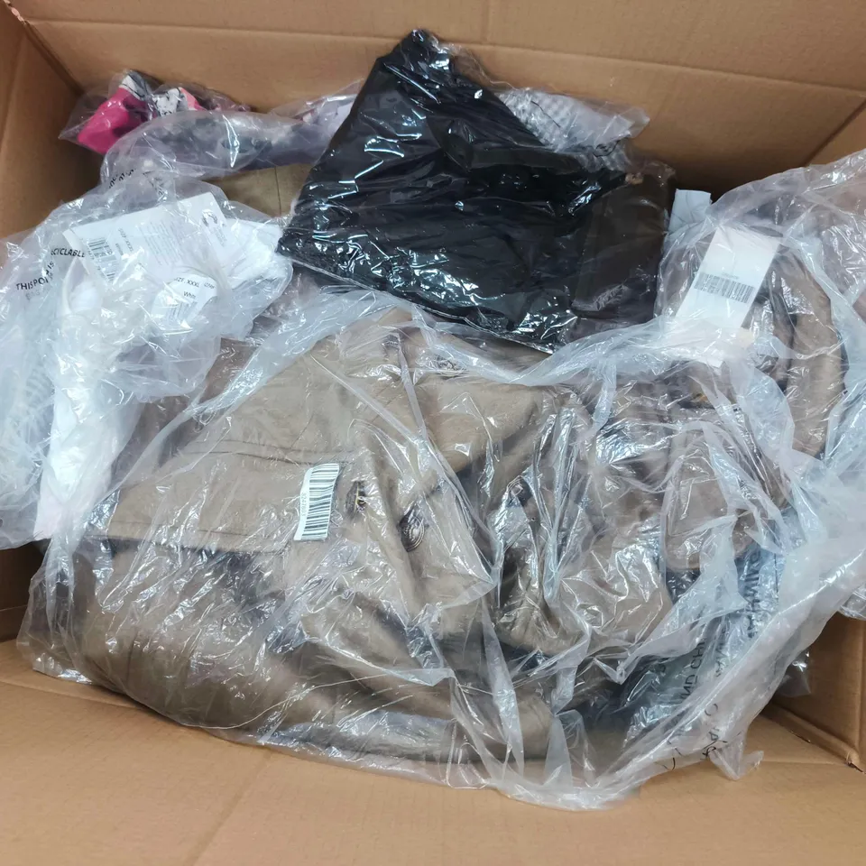 APPROXIMATELY 40 ASSORTED CLOTHING ITEMS IN VARIOUS SIZES, STYLES & COLOURS TO INCLUDE BRANDS SUCH AS LA MAREY, ANAMOR, LA MAREY, ETC - COLLECTION ONLY