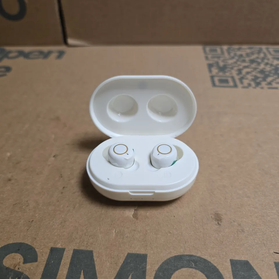 HEAR-PODS WIRELESS EARBUDS WITH CHARGING CASE – BOXED