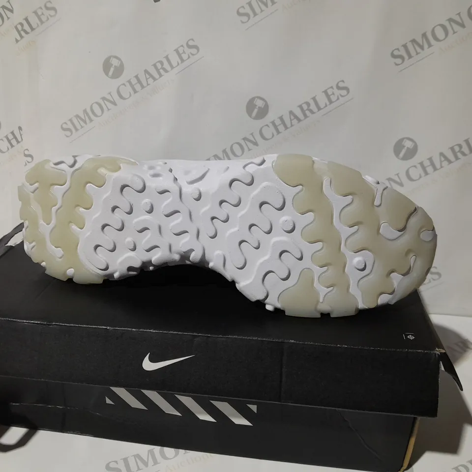 NIKE D/MS/X REACT VISION TRAINERS IN WHITE - UK 11.5