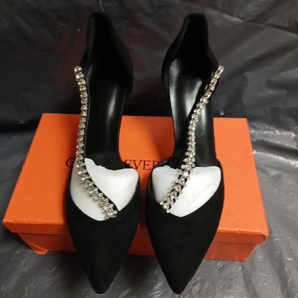 GRACE EVERY STEP BLACK SUEDE HIGH HEELS WITH RHINESTONE CHAIN, UK 5 (US 7, EU 37)