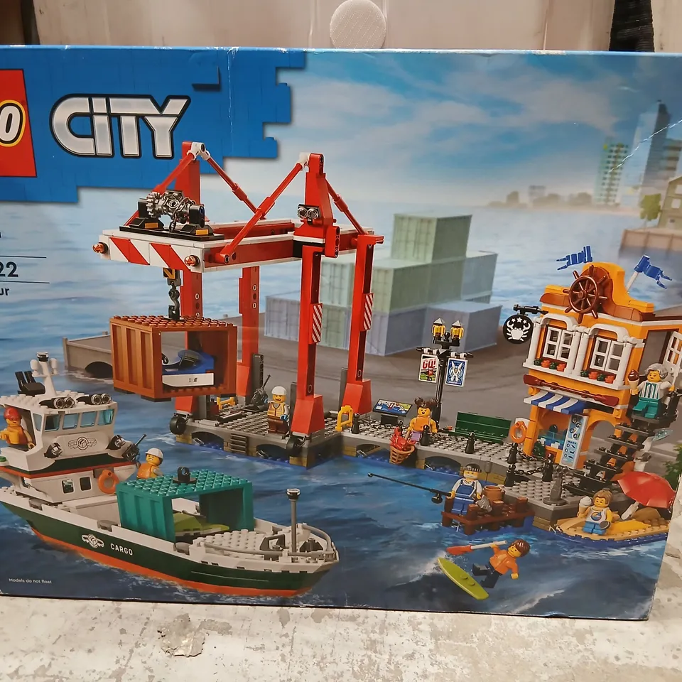 LEGO CITY HARBOUR SET 60422 (BOXED)